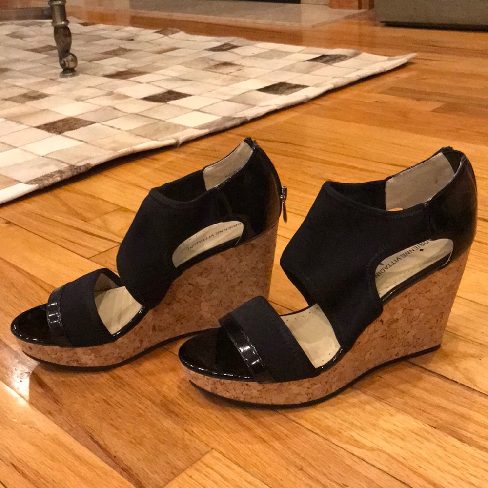 Adrienne Vittadini black wedges